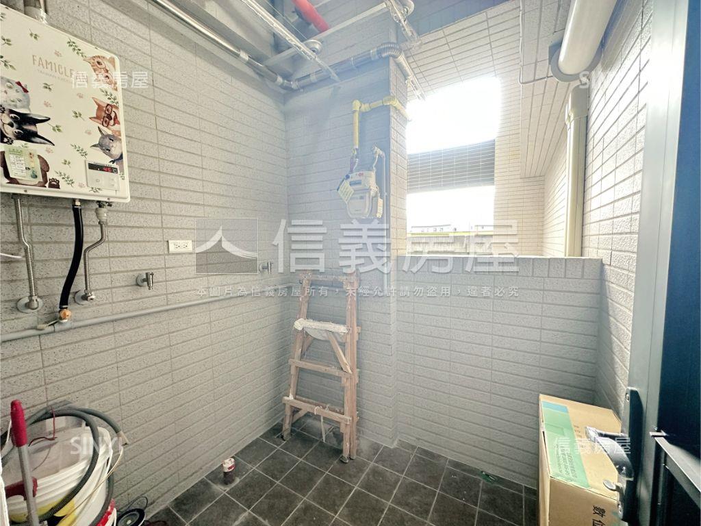 高鐵合新璞遇裝潢採光三房房屋室內格局與周邊環境