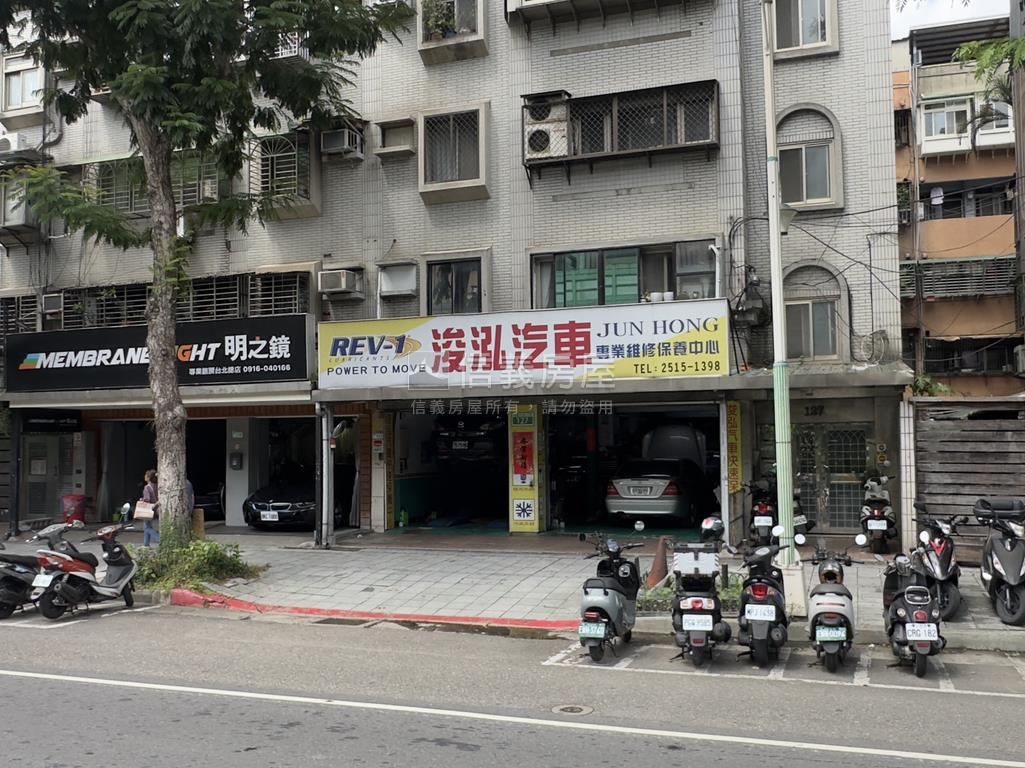 建國北路面寬好用店面房屋室內格局與周邊環境