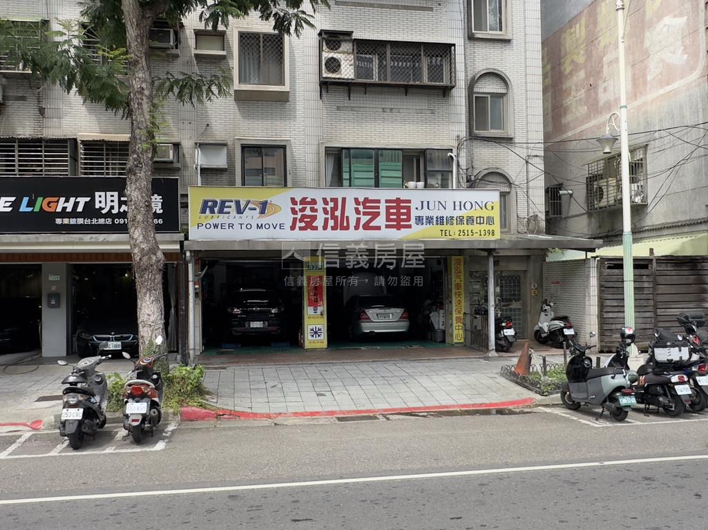 建國北路面寬好用店面房屋室內格局與周邊環境