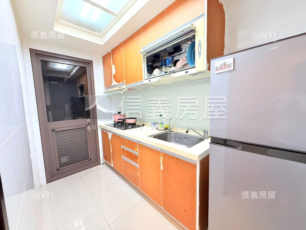 必看小資族首選兩房附車位房屋室內格局與周邊環境