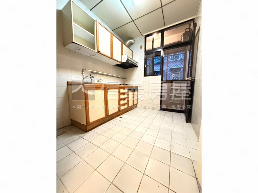 安和綠景★附車位房屋室內格局與周邊環境