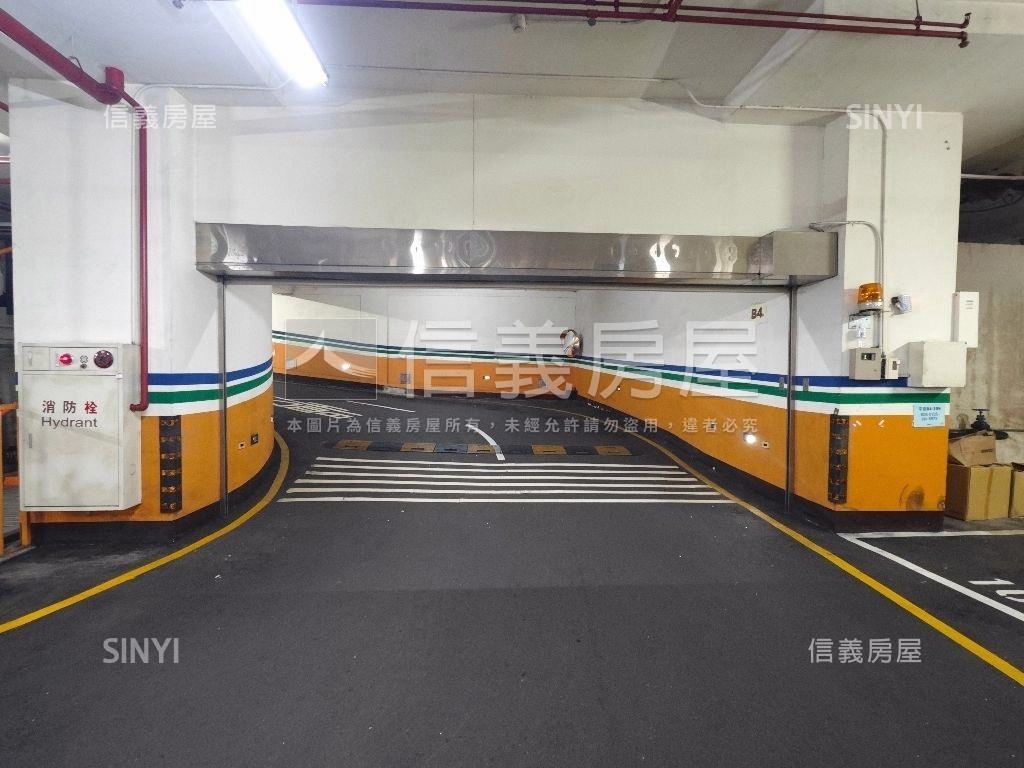 香榭高樓兩房車位房屋室內格局與周邊環境