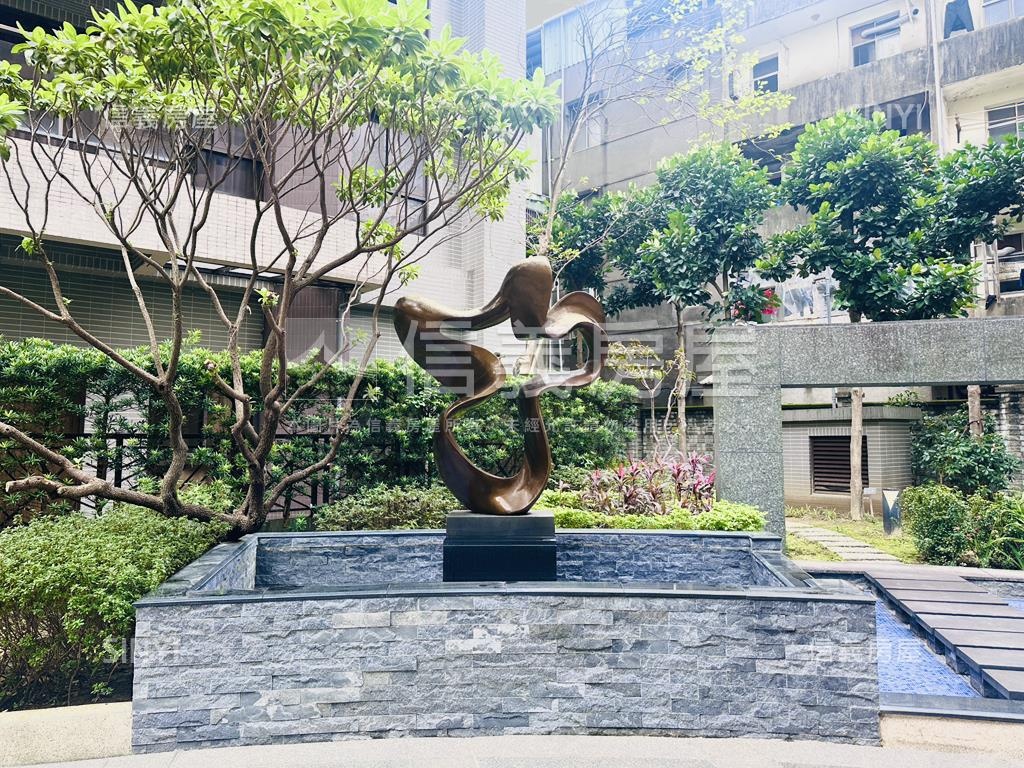 悅灣。未來捷運三房車位房屋室內格局與周邊環境