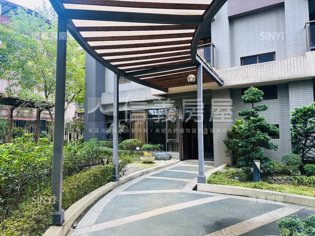 悅灣。未來捷運三房車位房屋室內格局與周邊環境