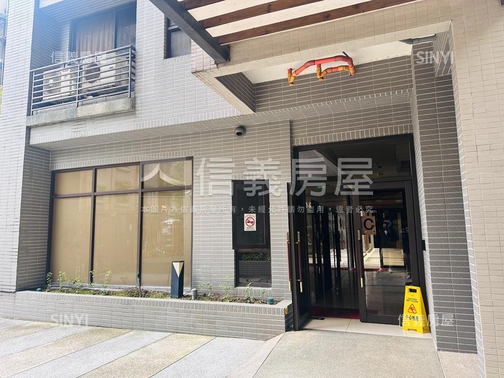 悅灣。未來捷運三房車位房屋室內格局與周邊環境