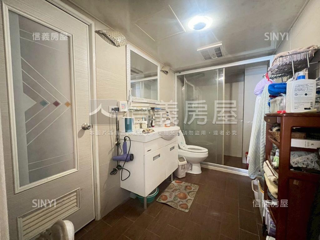 藝文景觀三房車位房屋室內格局與周邊環境