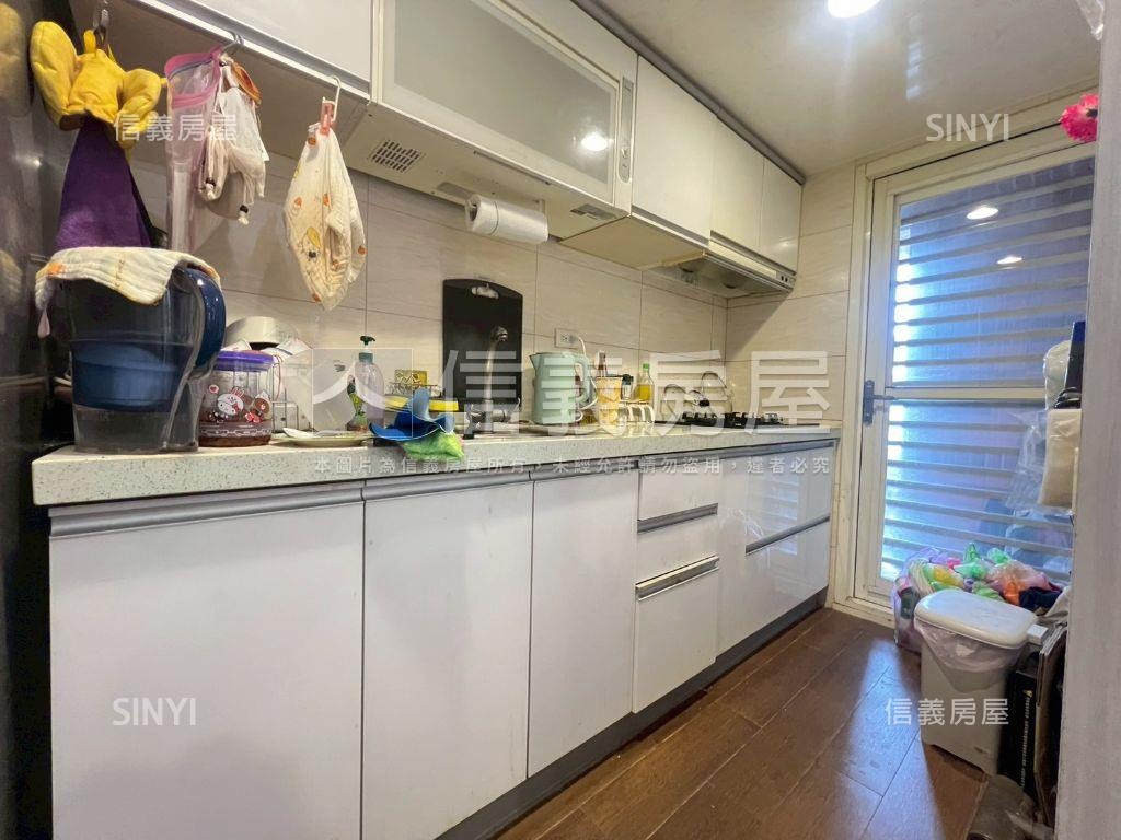 藝文景觀三房車位房屋室內格局與周邊環境