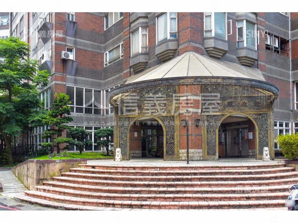 藝文景觀三房車位房屋室內格局與周邊環境