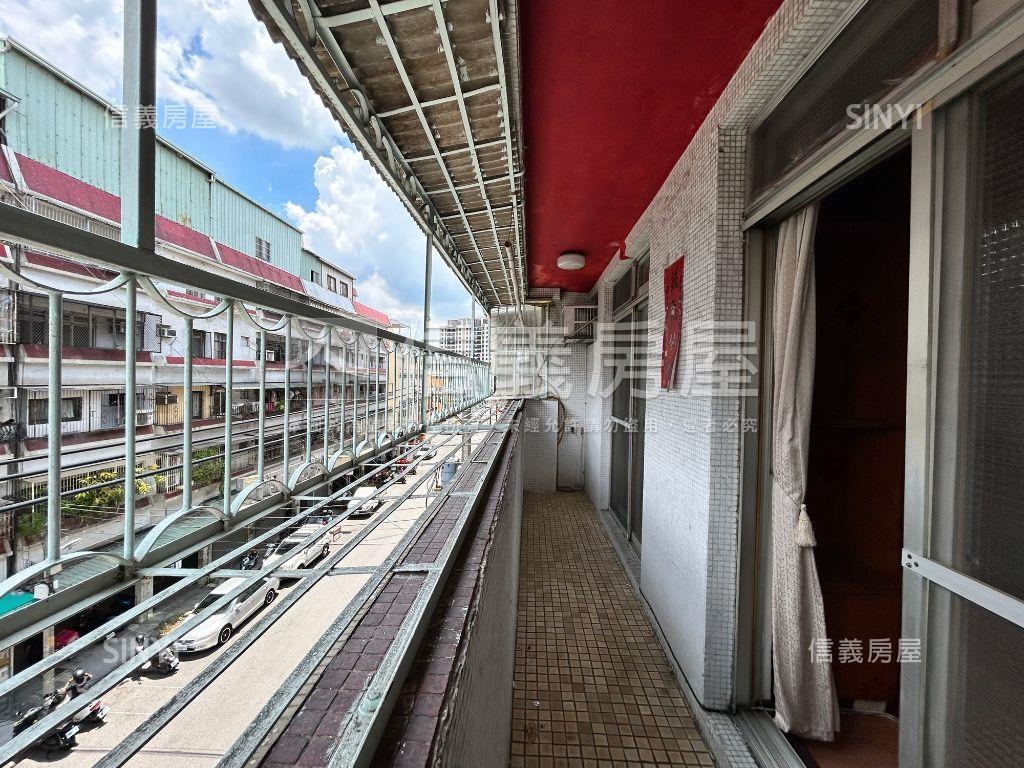 蛋黃區內採光大三房房屋室內格局與周邊環境