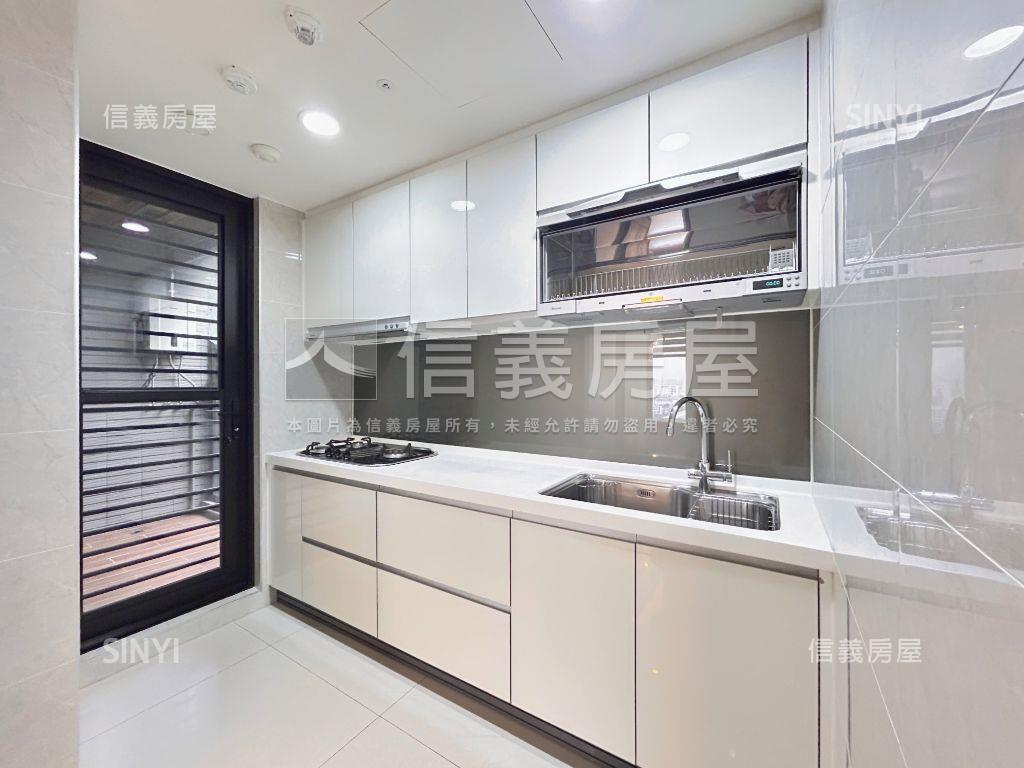 知森堂雙採三房車位房屋室內格局與周邊環境