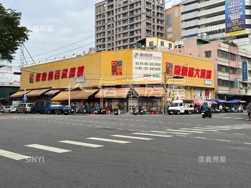 五甲商圈近肉豆公騎樓透天房屋室內格局與周邊環境