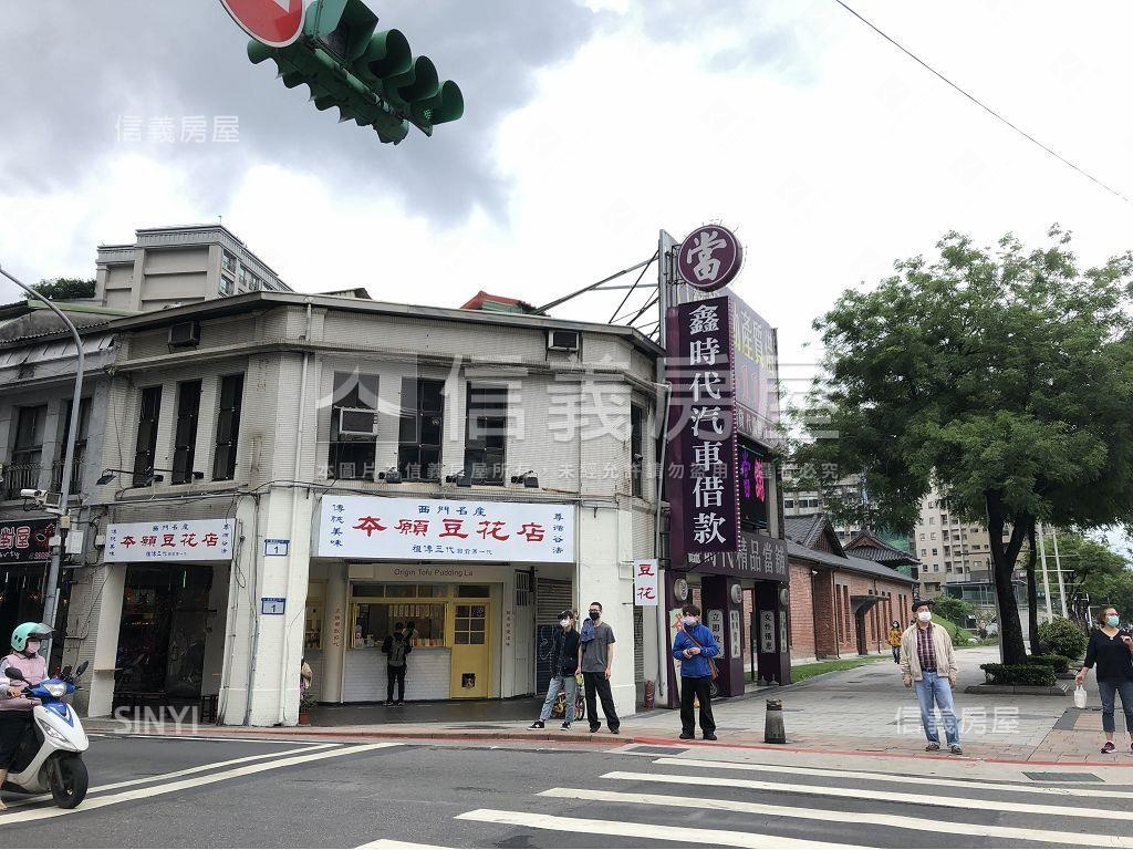 中華路第一排。人潮金店房屋室內格局與周邊環境