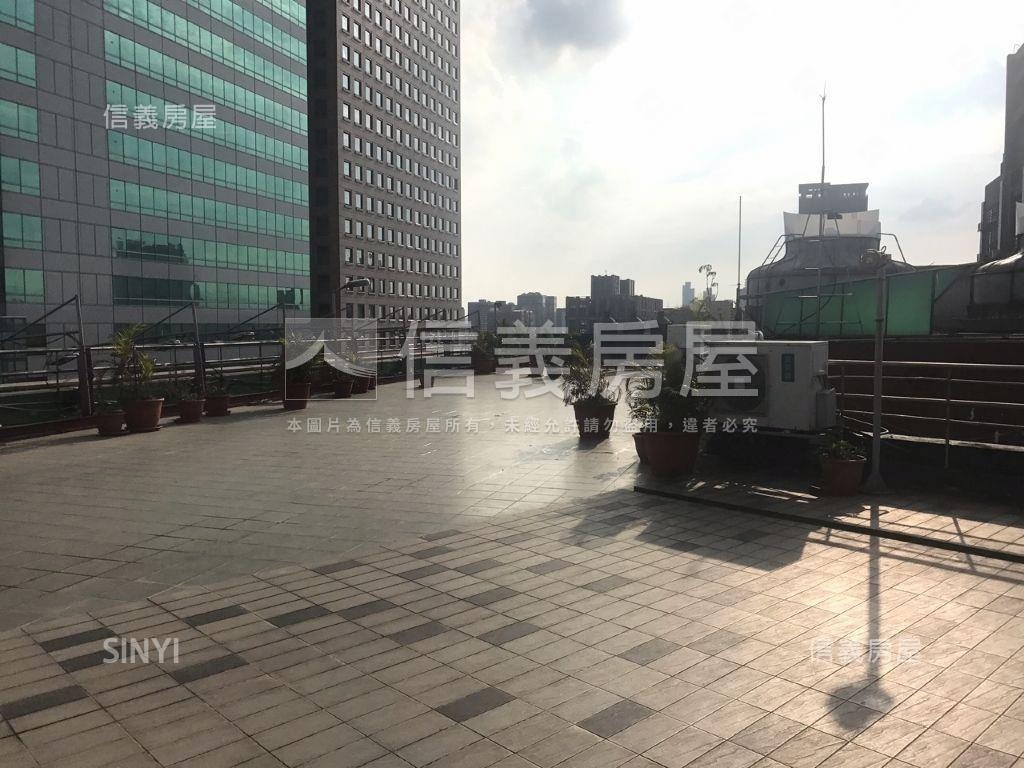 信義世貿高樓純辦２房屋室內格局與周邊環境