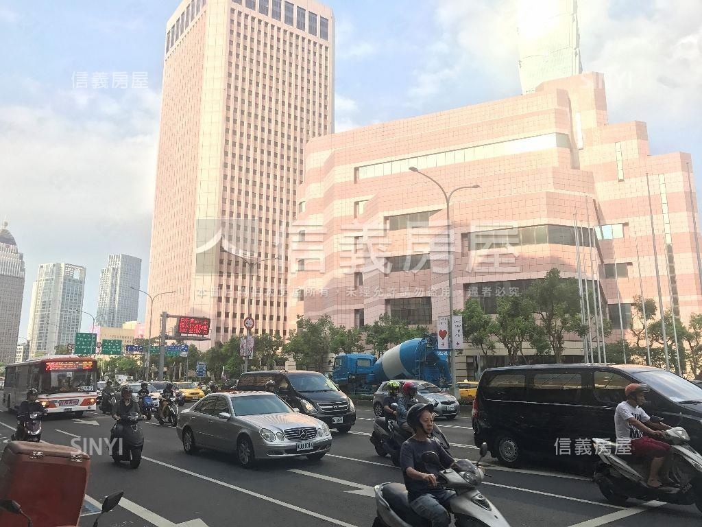 信義世貿高樓純辦２房屋室內格局與周邊環境