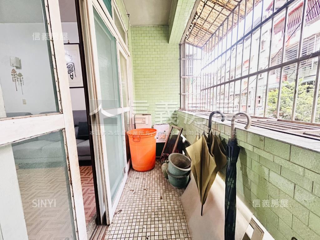 七張捷運站方正公寓二樓房屋室內格局與周邊環境