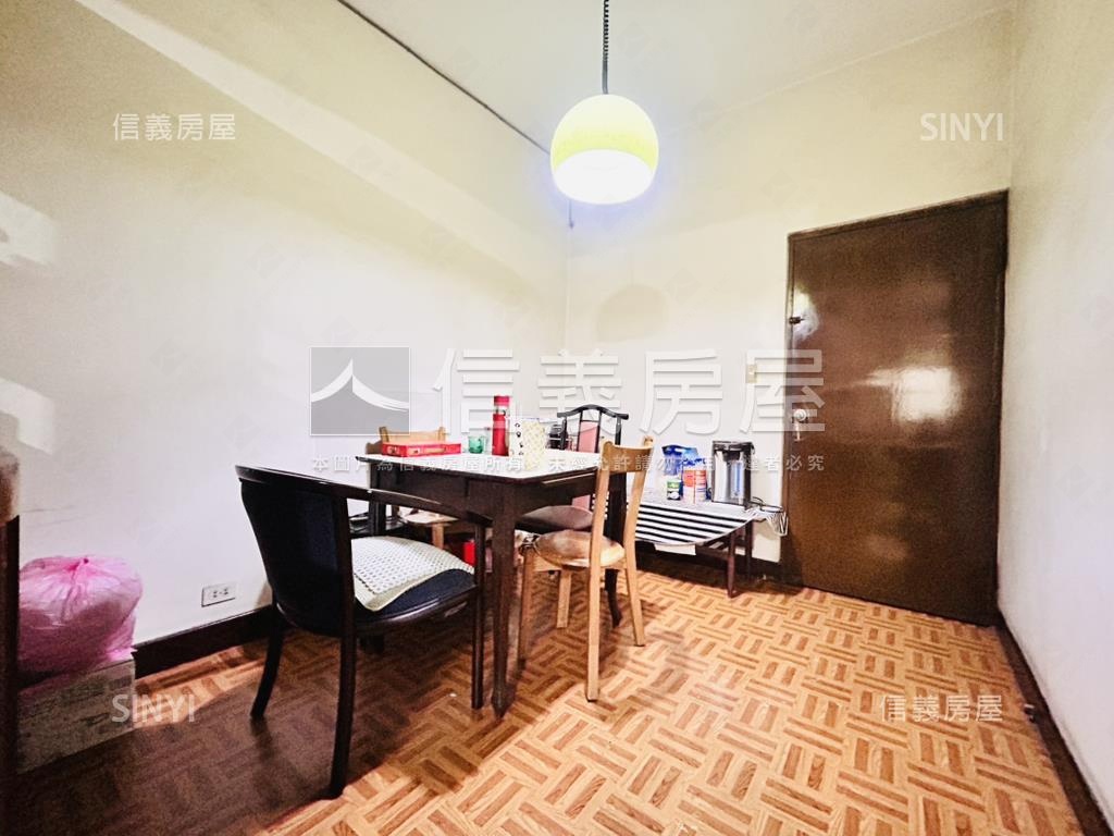 七張捷運站方正公寓二樓房屋室內格局與周邊環境