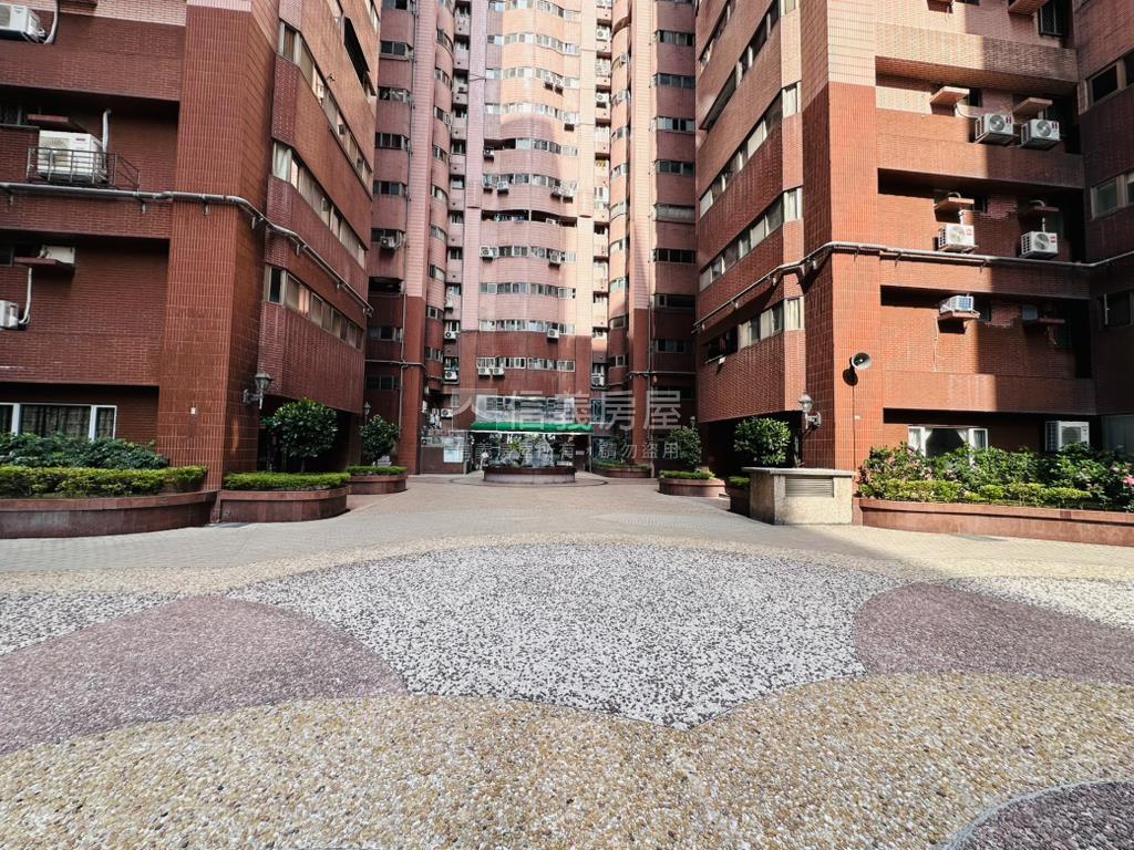 花園廣場景觀套房房屋室內格局與周邊環境