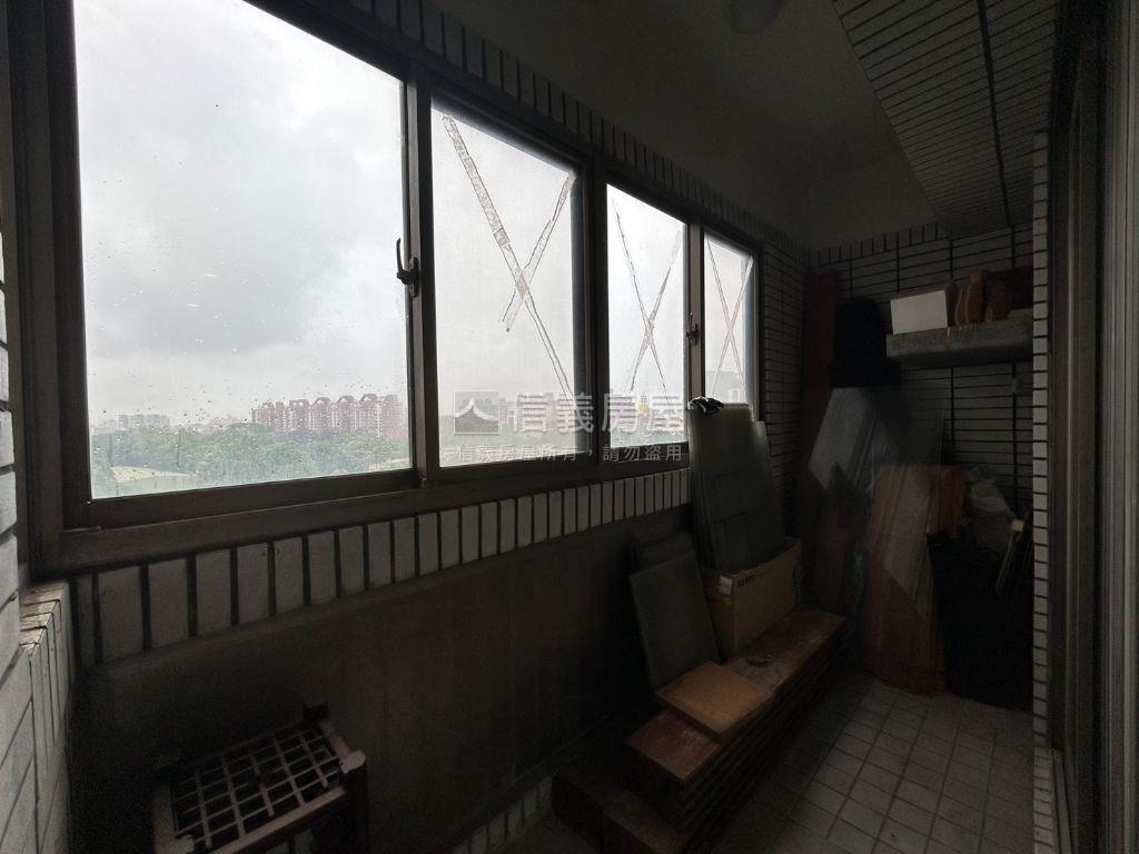 視野開闊｜自立三房車位房屋室內格局與周邊環境
