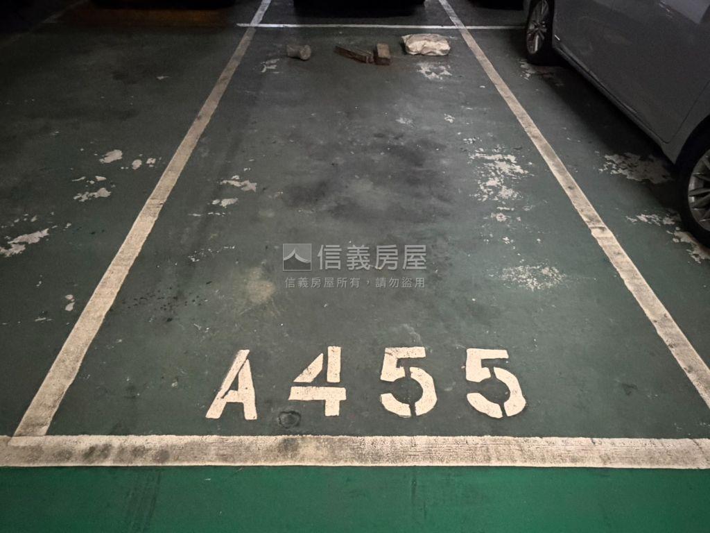 視野開闊｜自立三房車位房屋室內格局與周邊環境