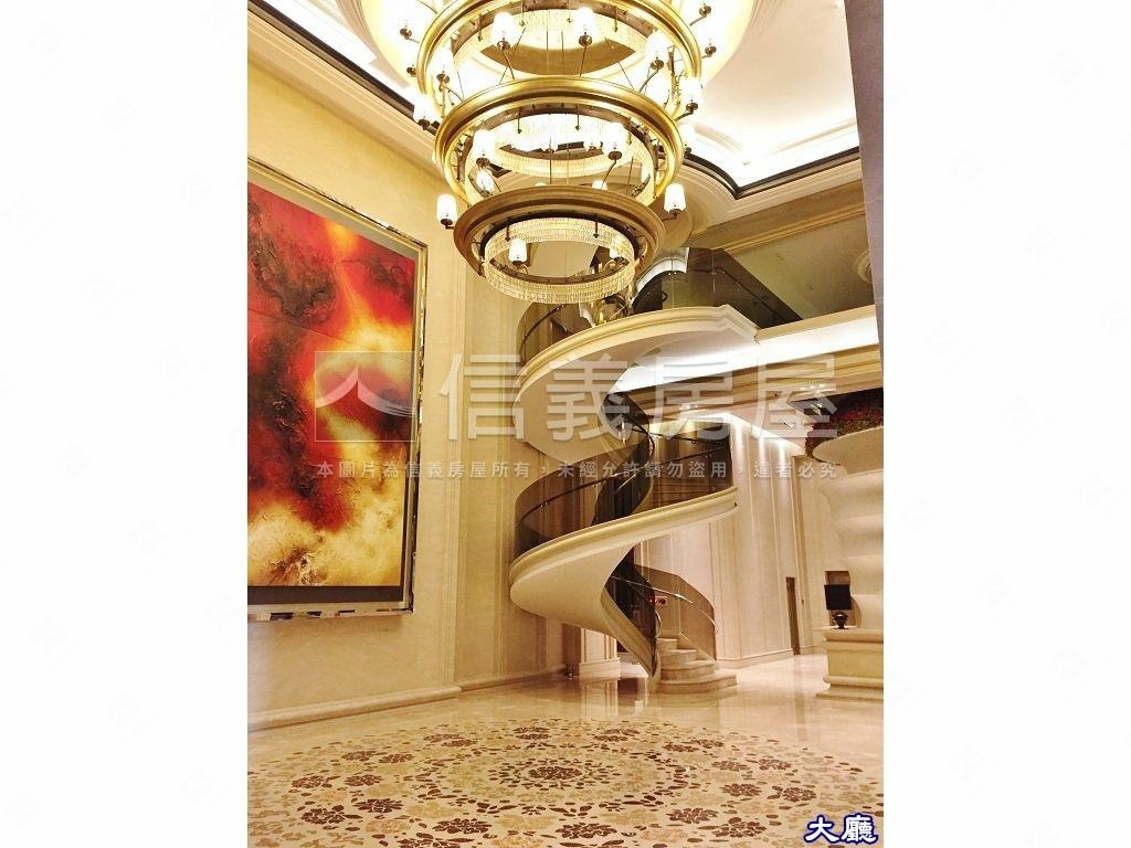 Ａ４副都心捷運站都峰苑房屋室內格局與周邊環境