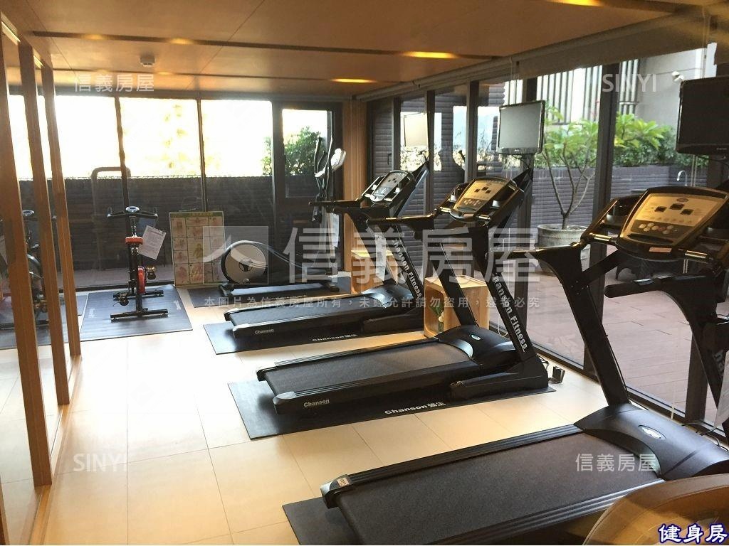 Ａ４副都心捷運站都峰苑房屋室內格局與周邊環境