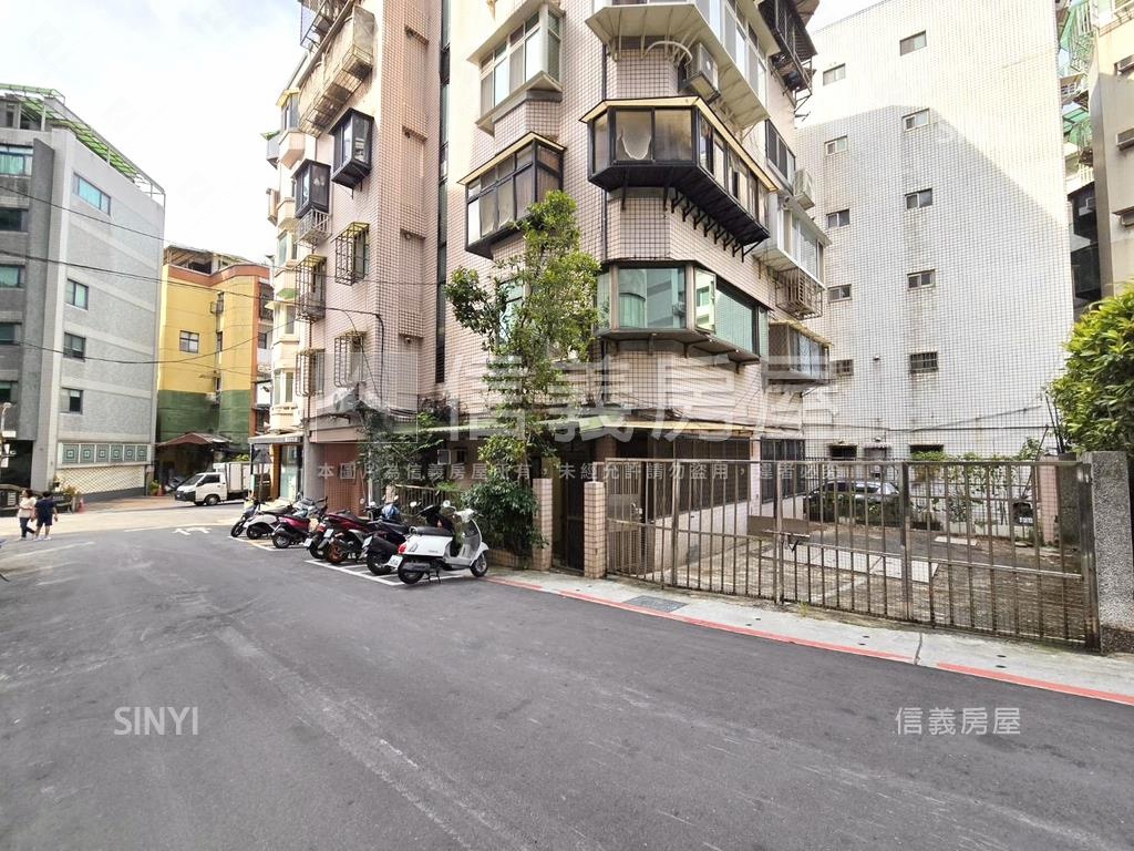 近北醫＊邊間方正２房房屋室內格局與周邊環境