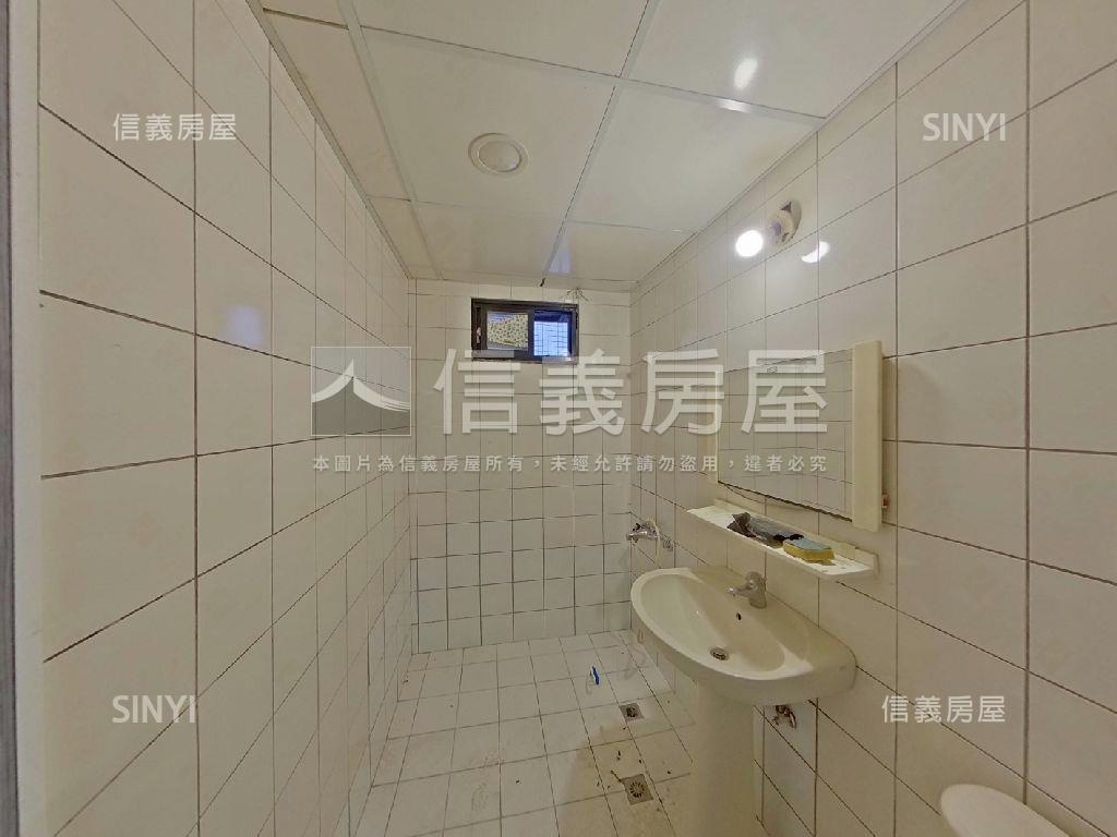 近北醫＊邊間方正２房房屋室內格局與周邊環境