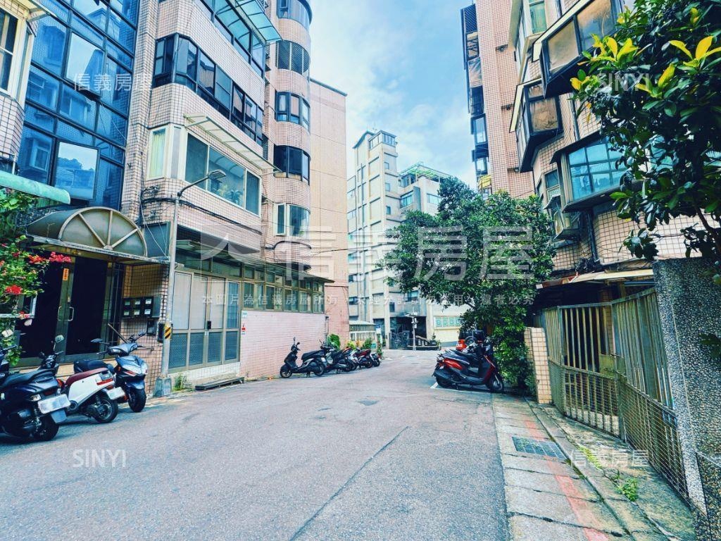 近北醫＊邊間方正２房房屋室內格局與周邊環境