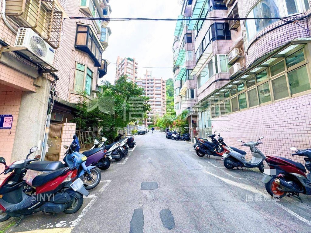 近北醫＊邊間方正２房房屋室內格局與周邊環境