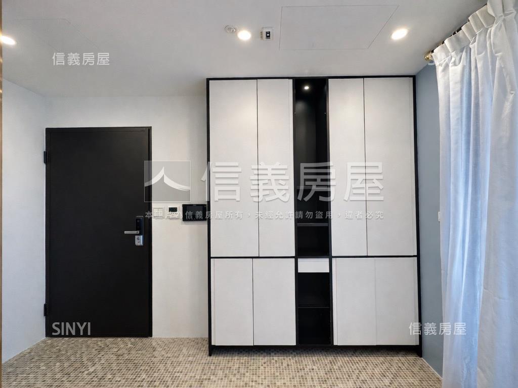 【專任】昭揚家頂樓露臺戶房屋室內格局與周邊環境