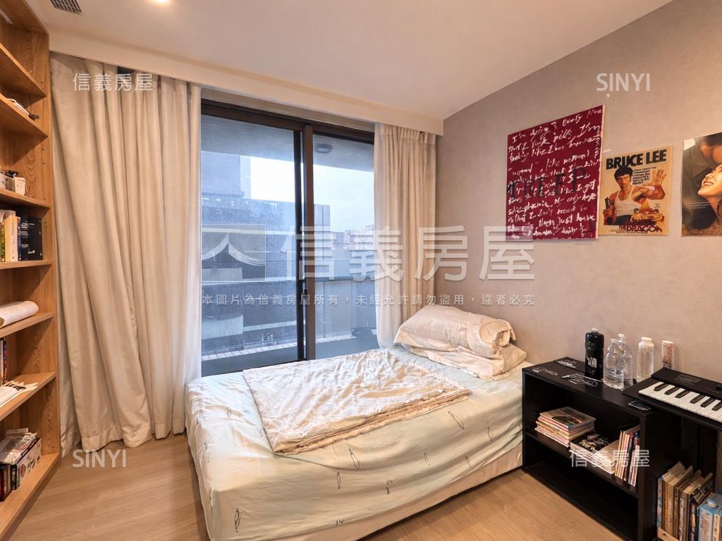 【專任】昭揚家頂樓露臺戶房屋室內格局與周邊環境