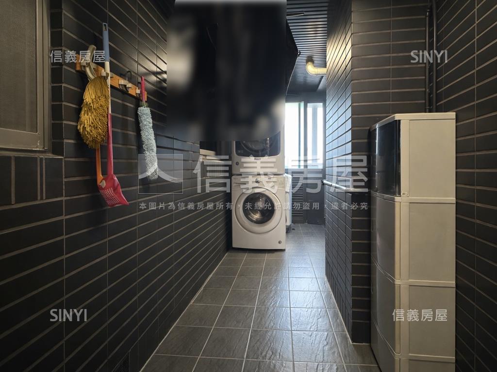 【專任】昭揚家頂樓露臺戶房屋室內格局與周邊環境