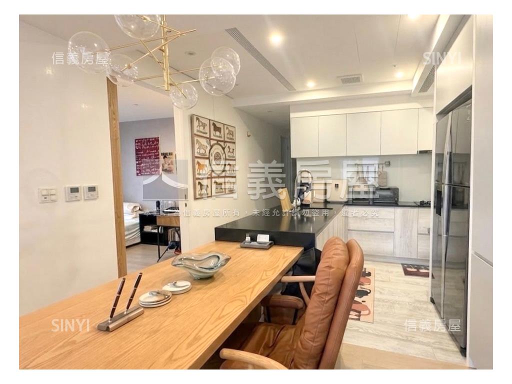 【專任】昭揚家頂樓露臺戶房屋室內格局與周邊環境