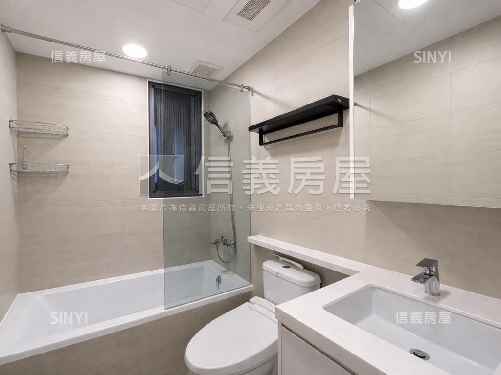 【專任】昭揚家頂樓露臺戶房屋室內格局與周邊環境