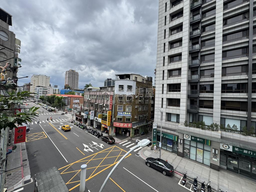 正吉林大馬路透天房屋室內格局與周邊環境