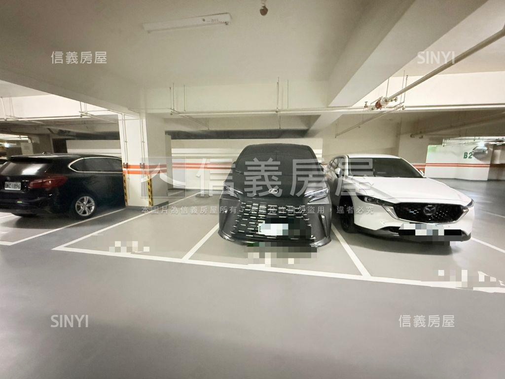 １１期朝南雙平面車位美宅房屋室內格局與周邊環境