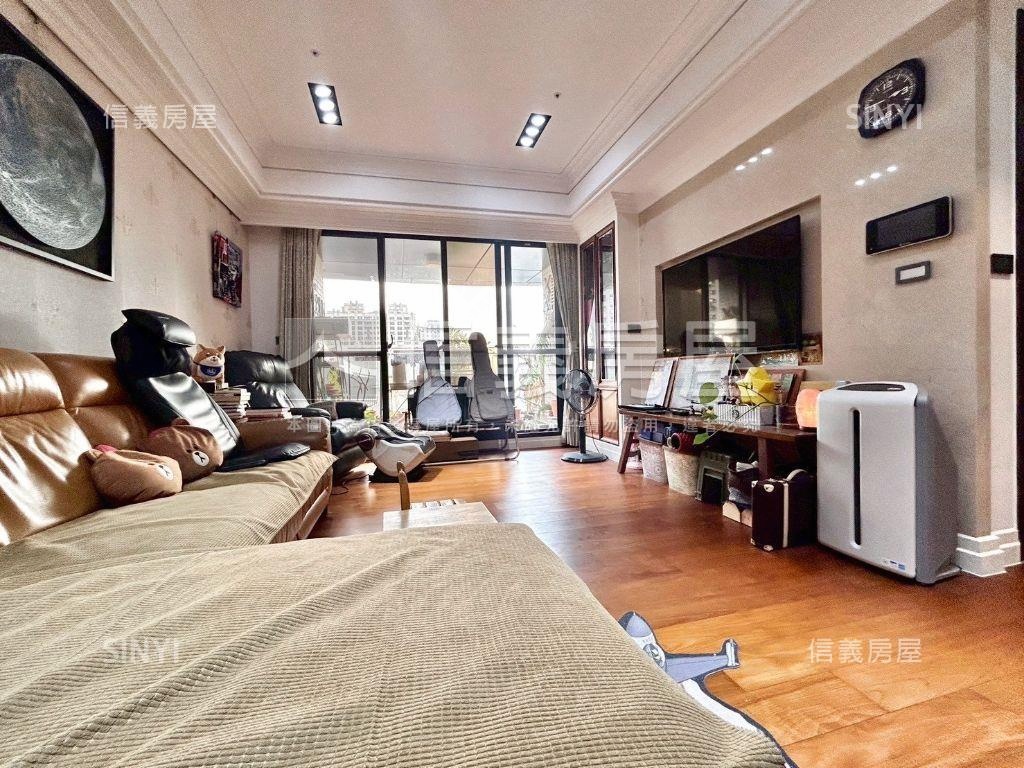 １１期朝南雙平面車位美宅房屋室內格局與周邊環境