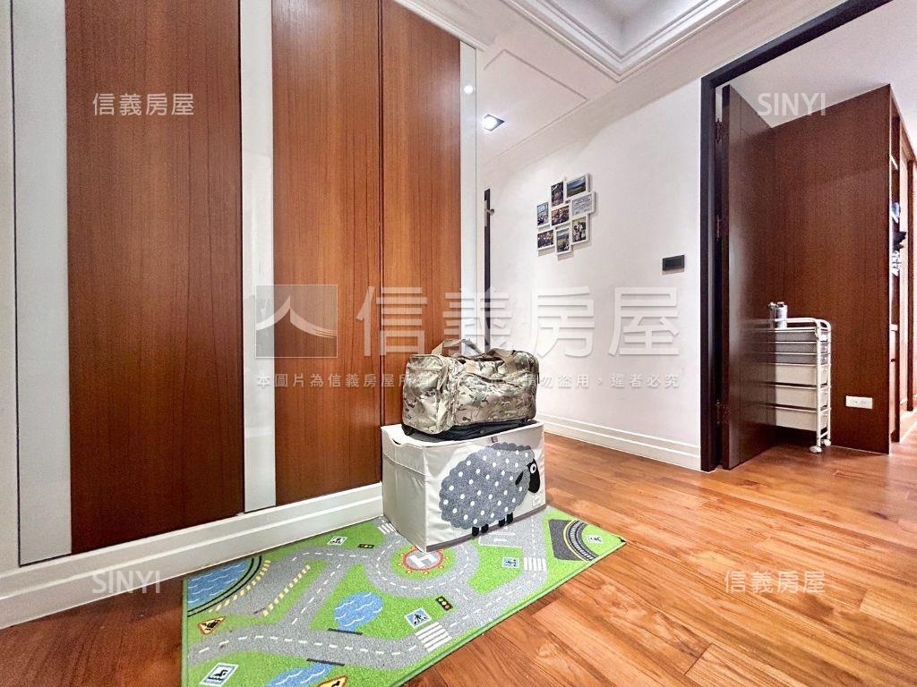 １１期朝南雙平面車位美宅房屋室內格局與周邊環境