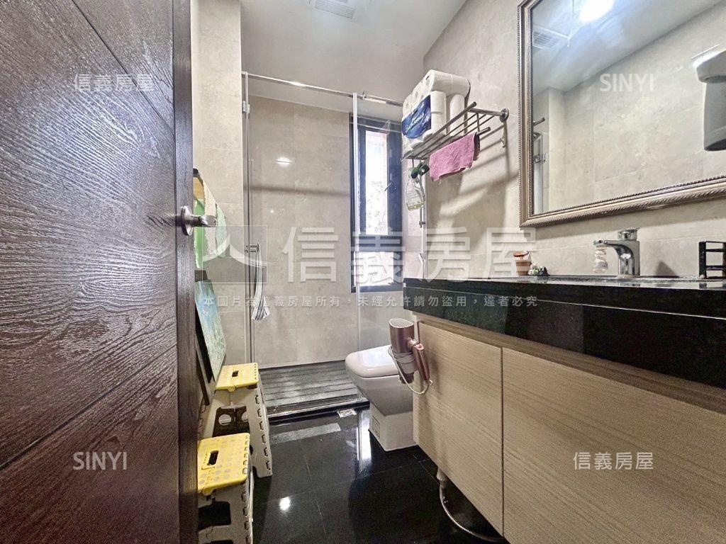 １１期朝南雙平面車位美宅房屋室內格局與周邊環境