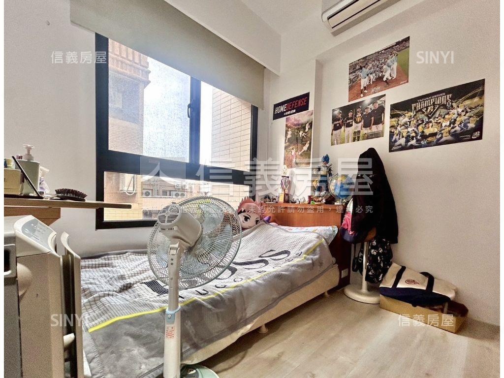 １１期朝南雙平面車位美宅房屋室內格局與周邊環境