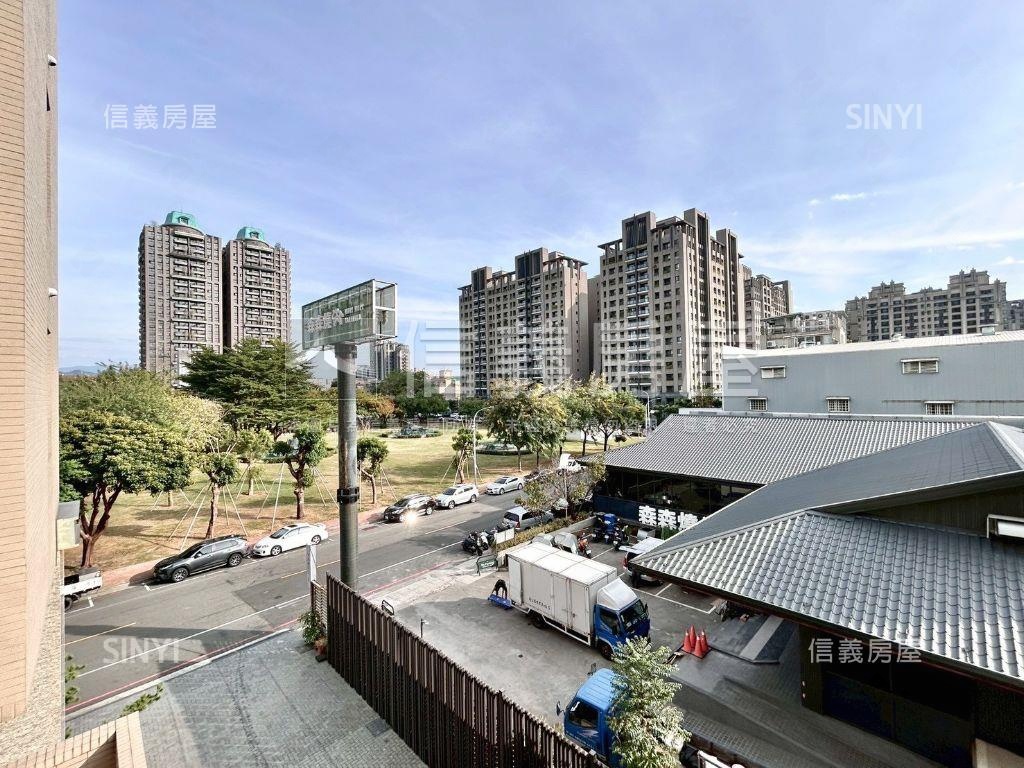 １１期朝南雙平面車位美宅房屋室內格局與周邊環境