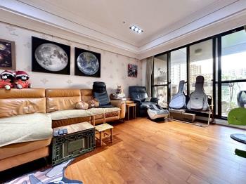 １１期朝南雙平面車位美宅