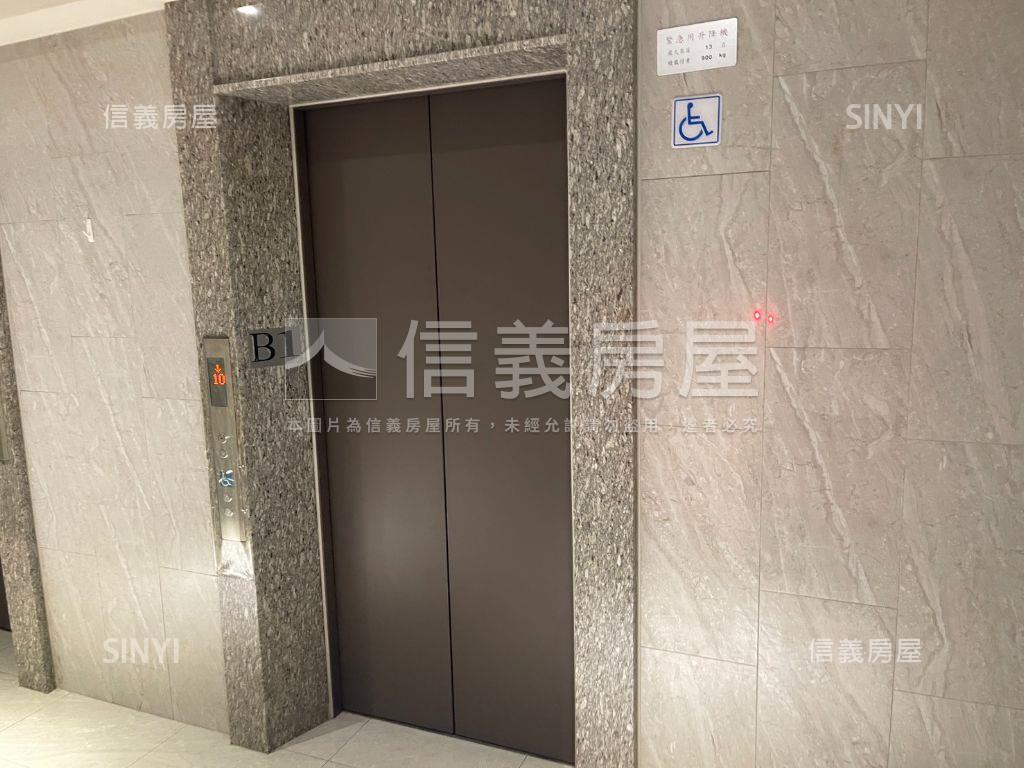 在家看飛機草悟道兩房車位房屋室內格局與周邊環境