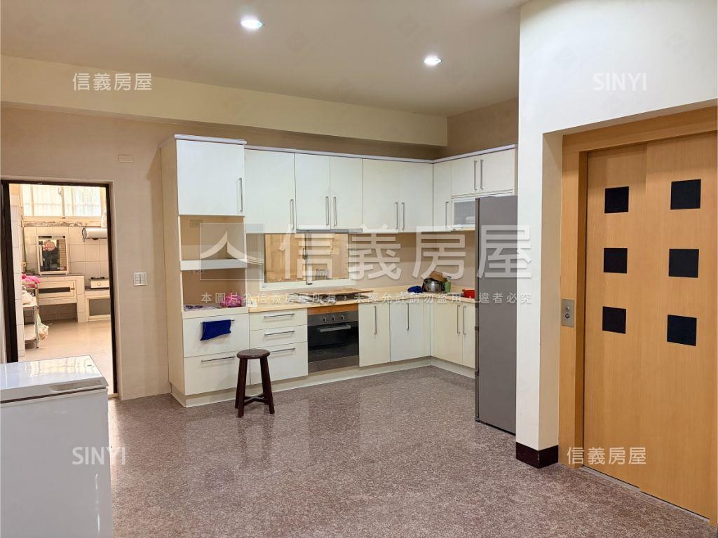 京華御墅電梯美墅房屋室內格局與周邊環境