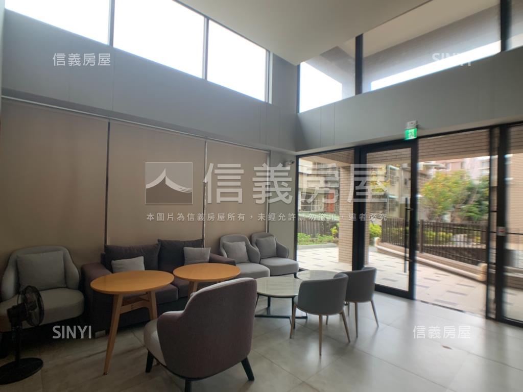 中路大店面雙車位房屋室內格局與周邊環境