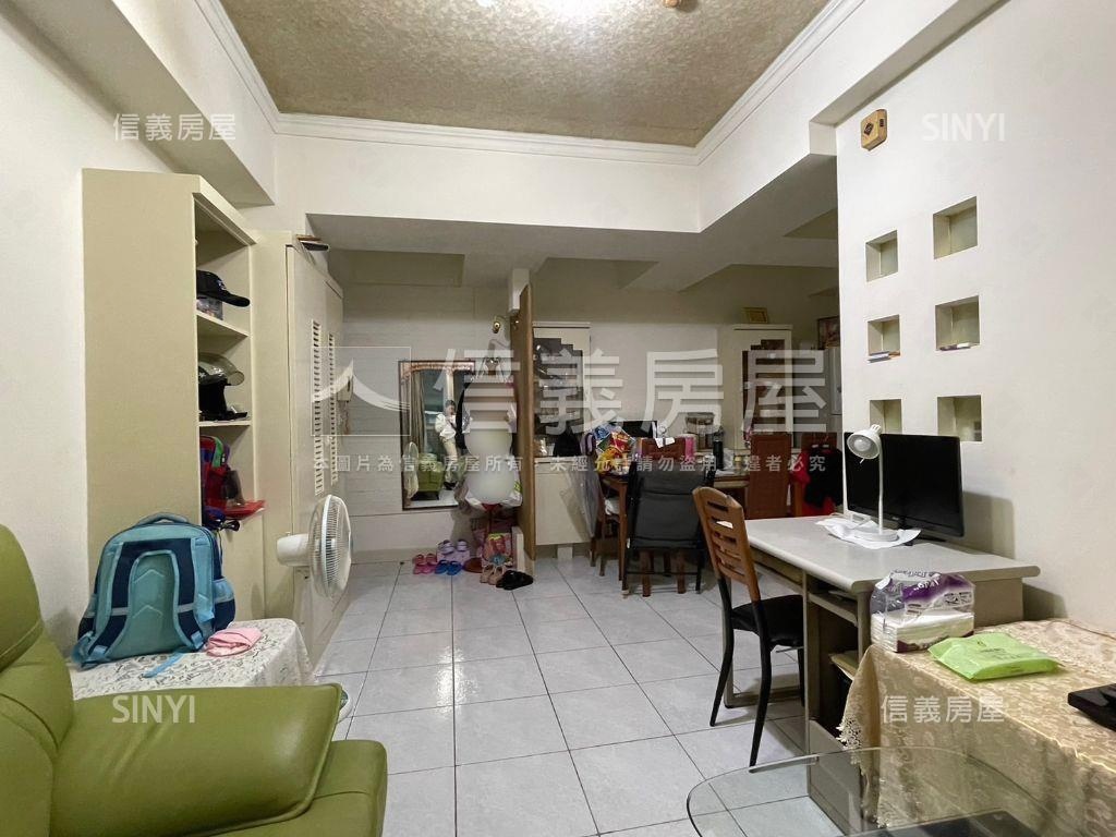 近正在蓋社子捷運華廈兩房房屋室內格局與周邊環境