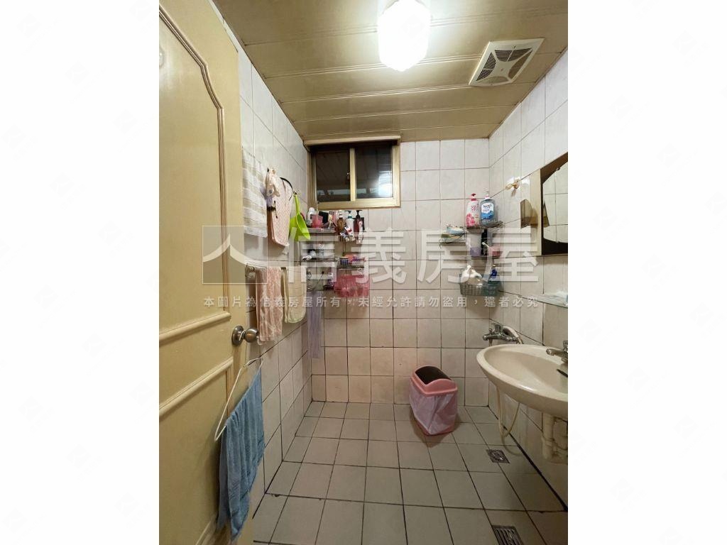 近正在蓋社子捷運華廈兩房房屋室內格局與周邊環境