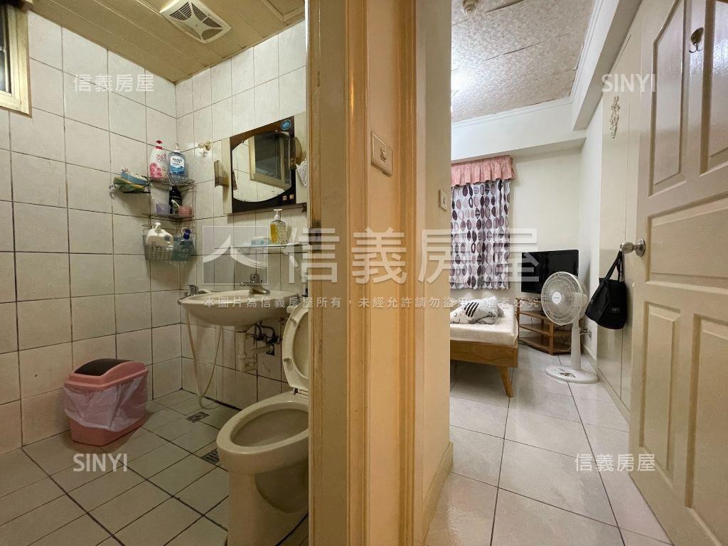 近正在蓋社子捷運華廈兩房房屋室內格局與周邊環境