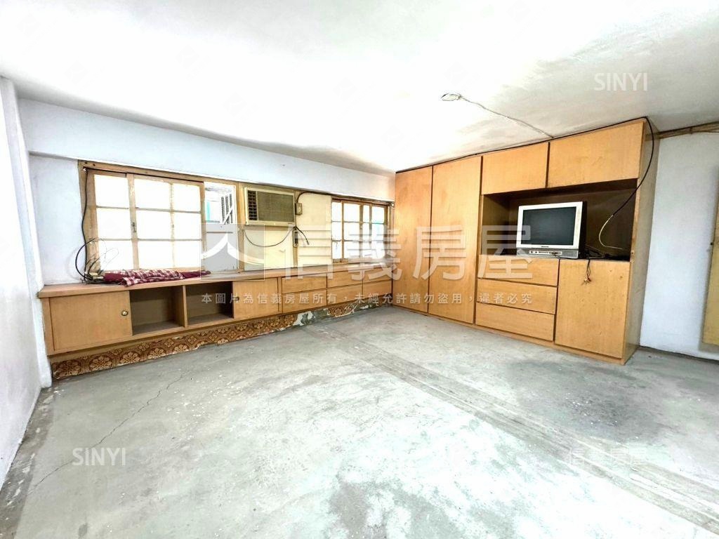 吳興街黃金店面房屋室內格局與周邊環境