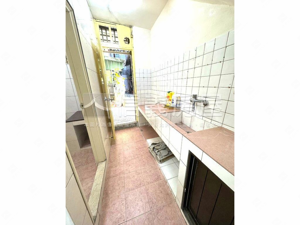 吳興街黃金店面房屋室內格局與周邊環境